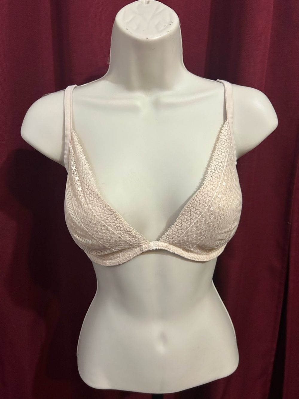 Victoria's Secret Light Blush Lace Soft Cup Bra